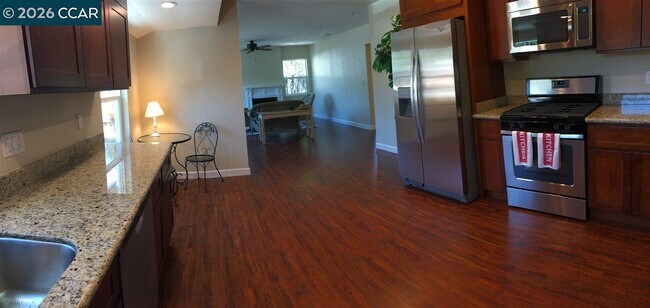 Building Photo - 1448 Rosal Ln
