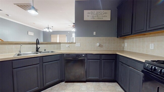 Foto del edificio - 8030 Singing Sonnet Ln