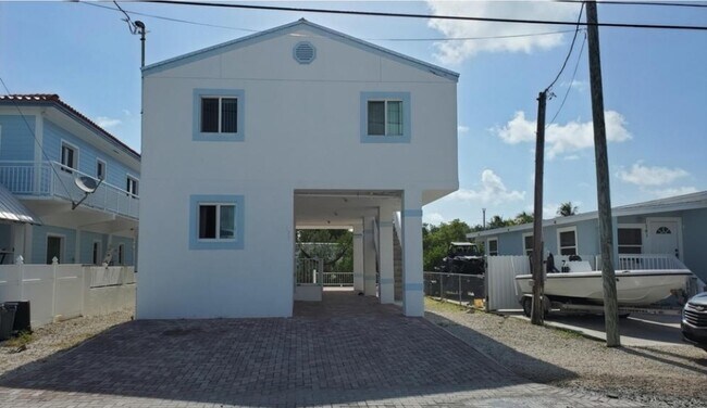 Foto del edificio - 137 Normandy Dr