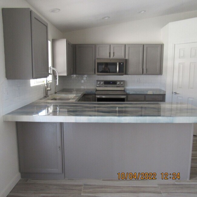 Building Photo - 970 San Juan Ln