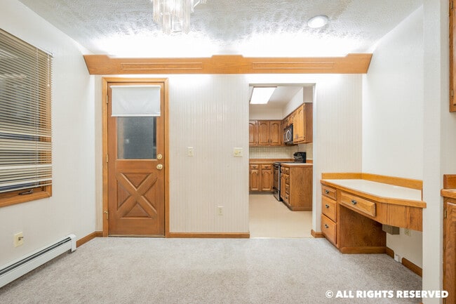 Building Photo - 401 W 16th ave