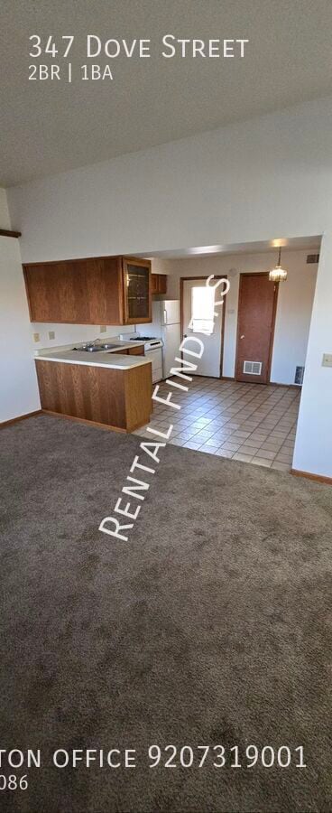 Building Photo - 347 Dove St