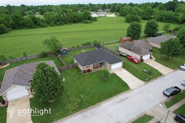 Building Photo - 432 North Butternut Avenue, Republic, MO, ...