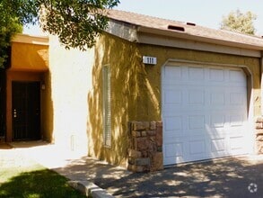 Building Photo - 7178 N Fruit Ave