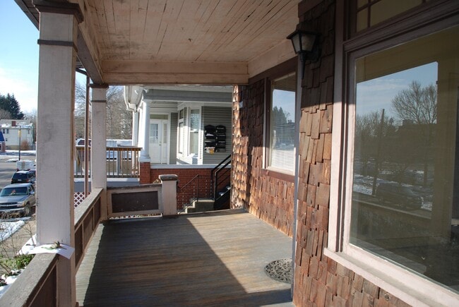 Building Photo - 207 Scammel St