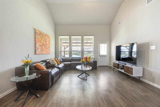 Foto del edificio - 24535 Carlo Hue Trail