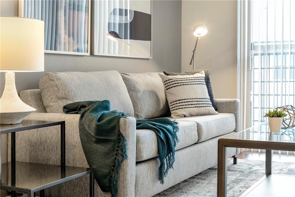Foto principal - 3100 Esperanza Crossing