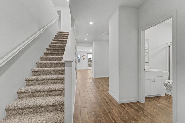 Foto del edificio - Big 3 bedroom 3 bath in Plumas Lake