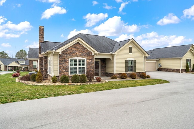 Photo - 4935 Willow Bluff Cir (Knoxville, TN) House