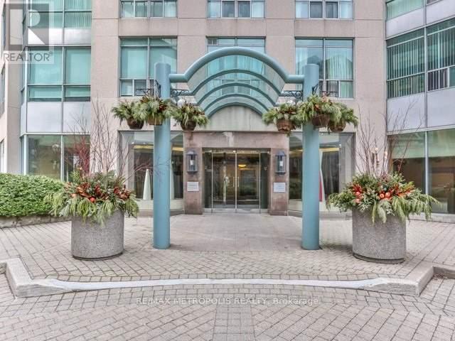 Photo du bâtiment - 942 Yonge St