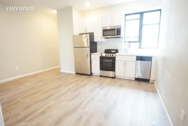 Building Photo - 622 W 136th St