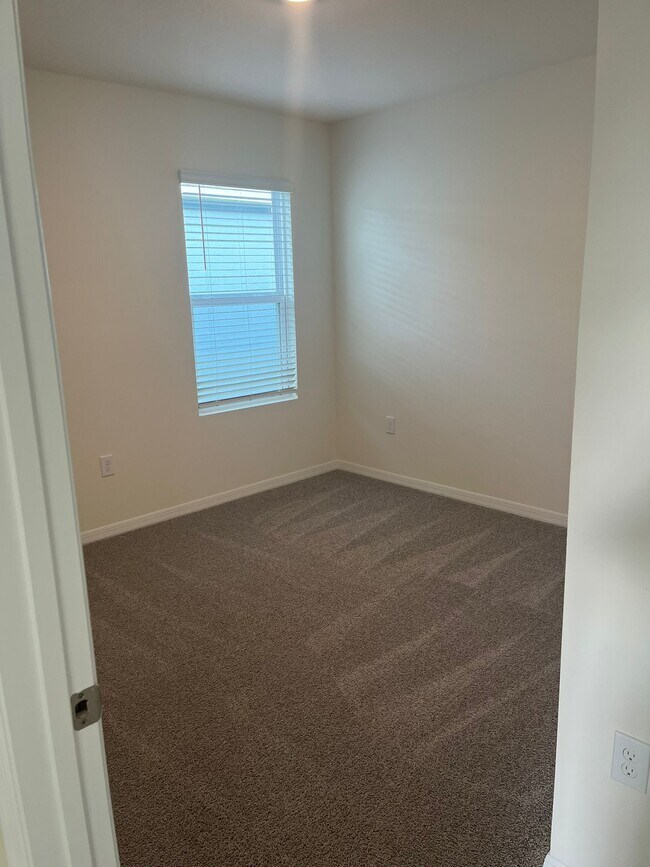 Building Photo - 2351 Aquiline Nest St