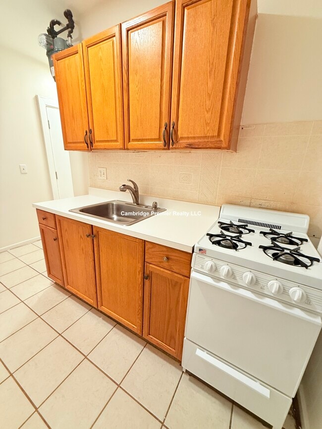 Building Photo - 29 Peterborough St