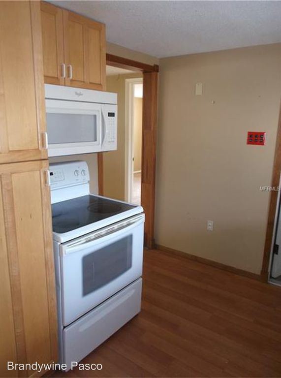 Building Photo - 3 br, 2 bath House - 10208 Orchid Dr