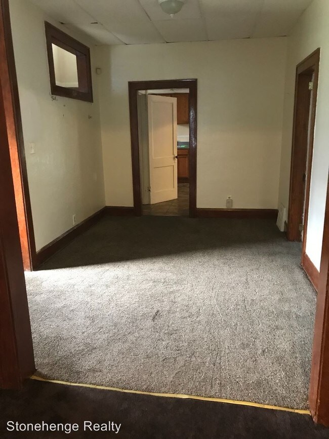 Building Photo - 4 br, 1 bath House - 710 Redwood Ave.