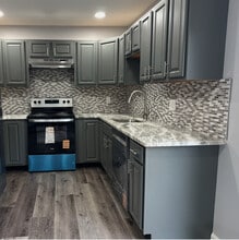 Building Photo - 43 Reubens Cir