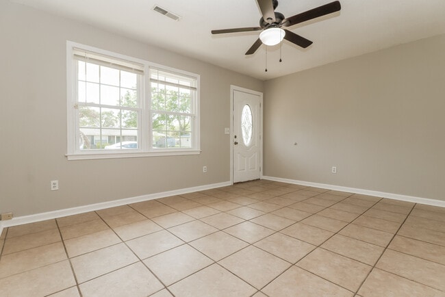 Building Photo - 4414 Farmwood St