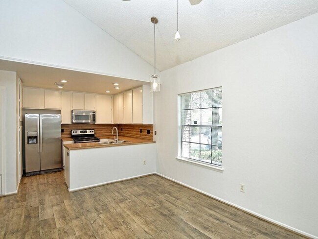 Building Photo - 1748 Ohlen Rd