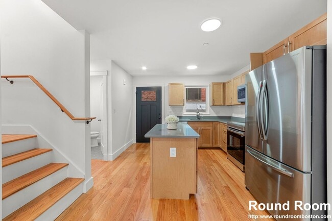 Photo - Renovated 3 bed 2.5 bath in Cambridge House