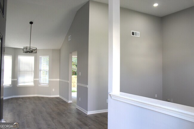 Foto del edificio - 2640 Field Spring Dr