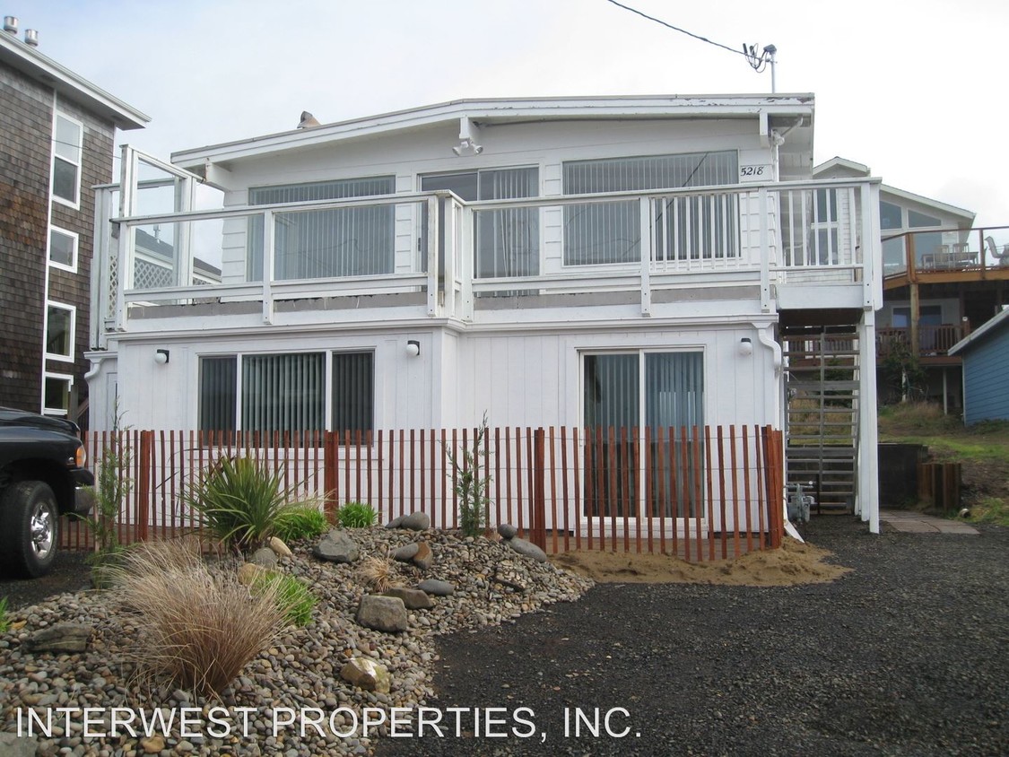 Primary Photo - 5218 NW Jetty Ave