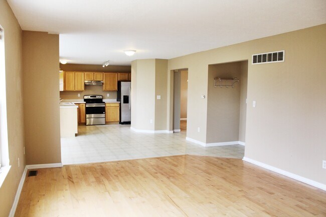 Building Photo - 5222 Sunrise View Cir