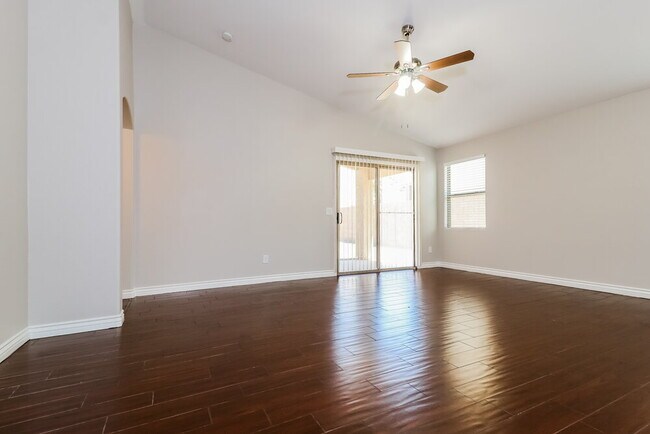 Foto del edificio - 4612 W Ellis St