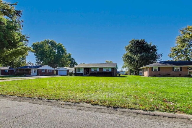 Building Photo - 705 Orchard Ln