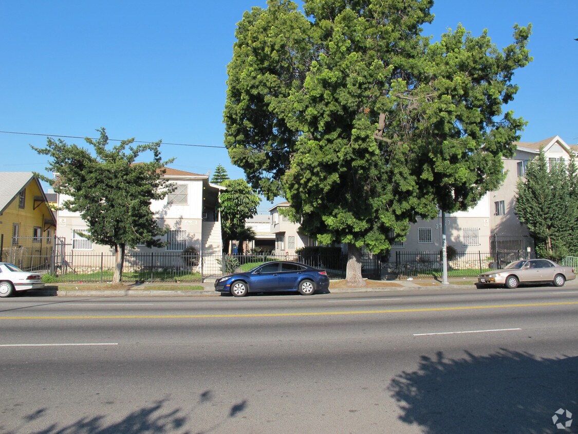 Primary Photo - 3963-3965 S Normandie Ave