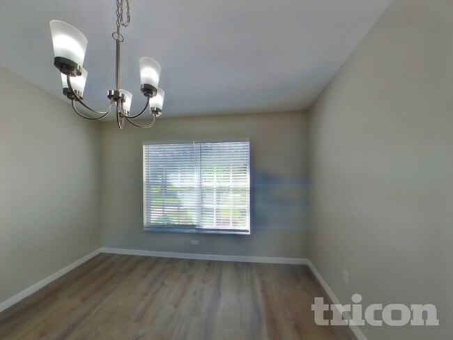 Foto del edificio - 12285 Villa Rd