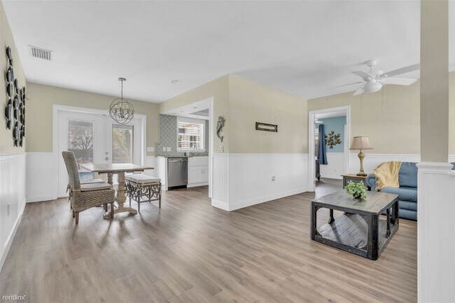 Foto del edificio - 3 br, 2 bath House - 9860 NW 3rd St