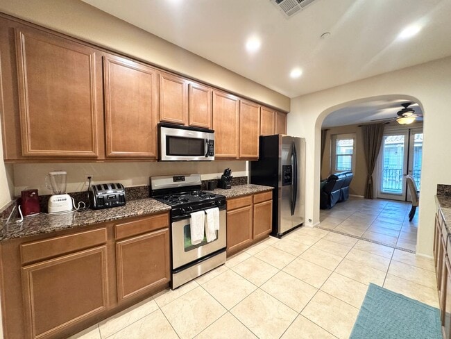 Building Photo - AVAILABLE NOW!!! 2 Bedroom / 2 Bath FURNIS...