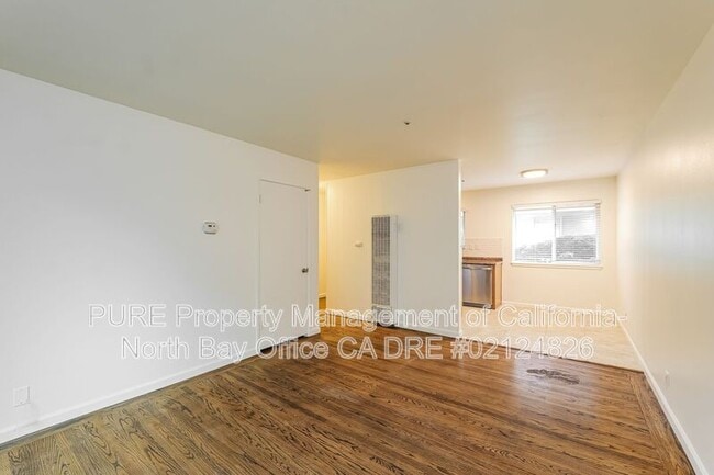 Building Photo - 734-C Slater St