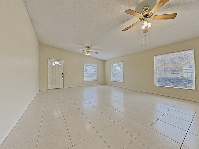 Building Photo - 1034 Shoreview Dr