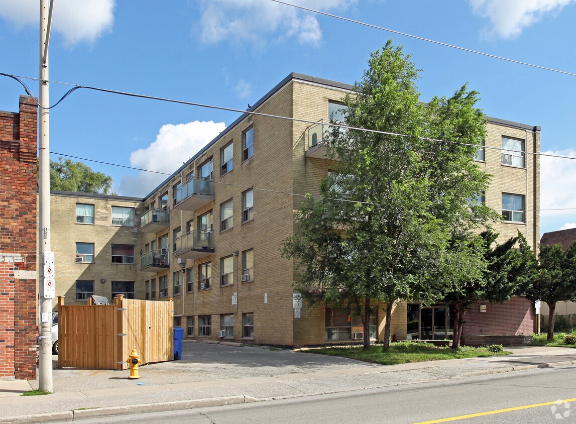 Photo du bâtiment - 470 Mortimer Ave