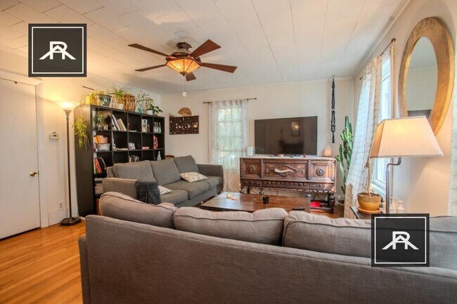 Foto del edificio - 3 bedroom in Brighton MA 02135
