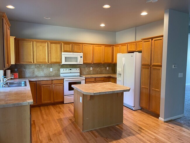 Foto del edificio - 4bd 2.5 bath in Crosswater Neighborhood