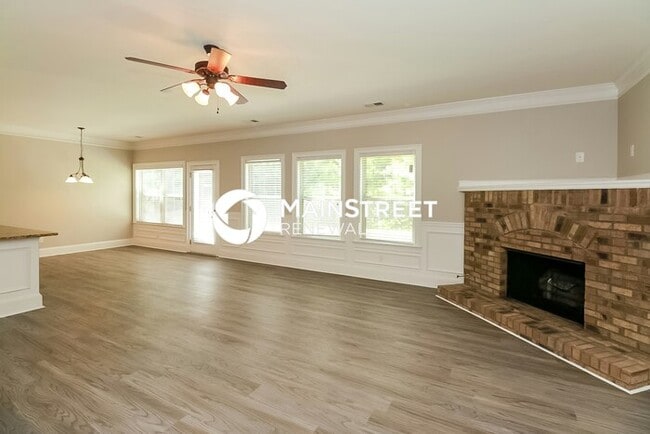 Building Photo - 5663 Valley Loop