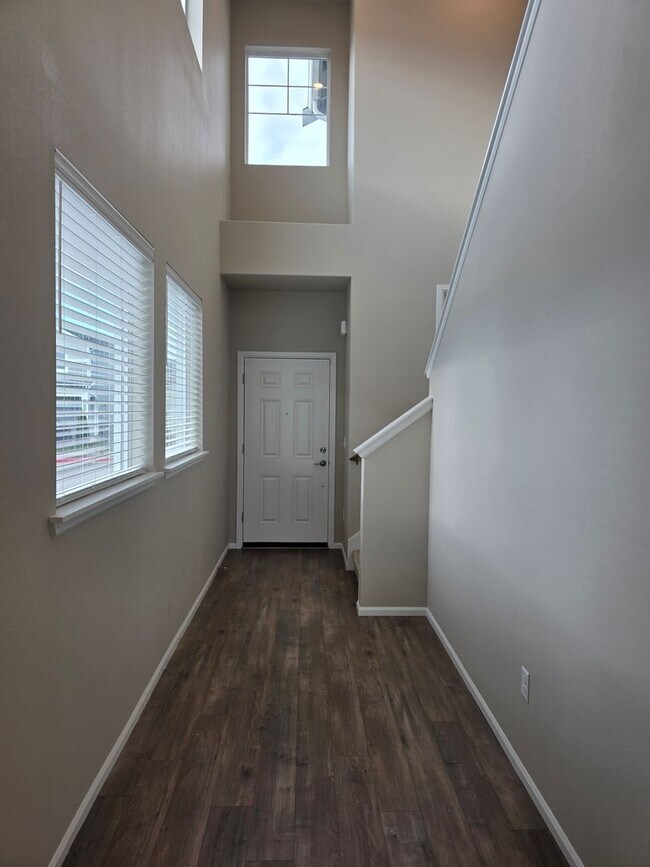 Foto del edificio - 4 Bedroom Home in Soundview Estates!