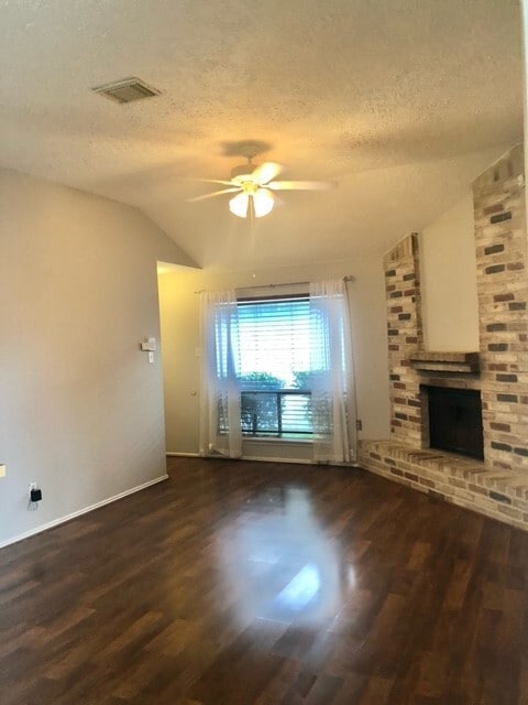 Building Photo - 1607 Bugle Run Dr