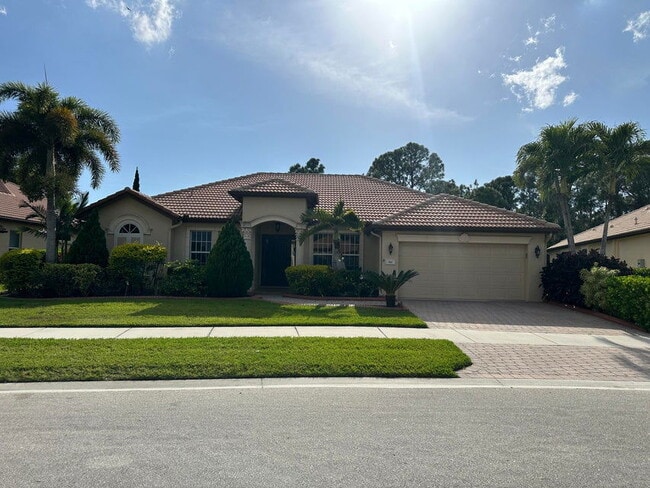Photo - 860 SW Grand Reserves Blvd House