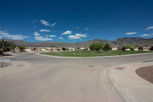 Building Photo - 2524 Las Alturas Ct