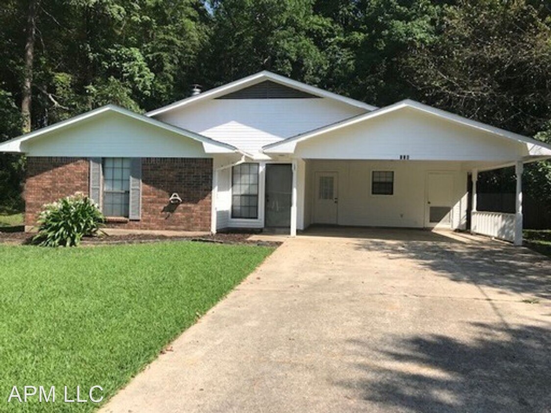 Foto principal - 3 br, 2 bath House - 406 Crystal Dr