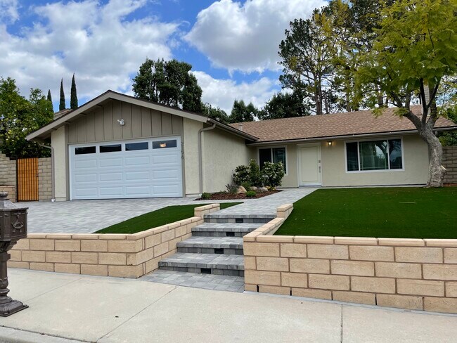Building Photo - 2196 Greenpark Ct