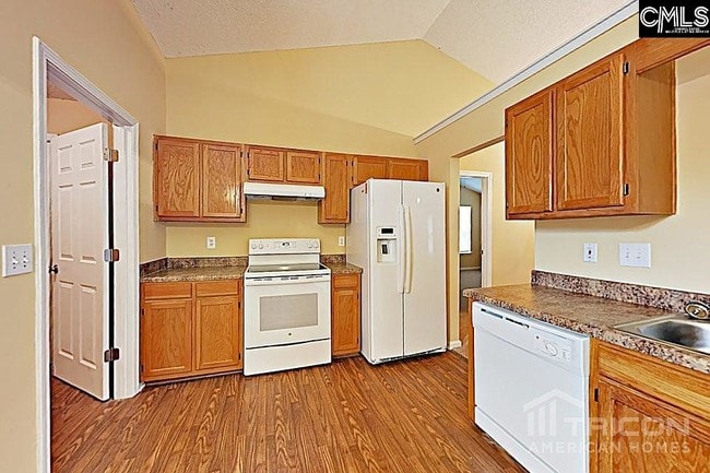 Building Photo - 113 Carriage Oaks Dr
