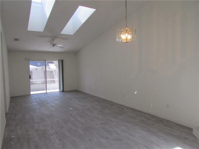 Foto del edificio - 3535 Forest Branch Dr