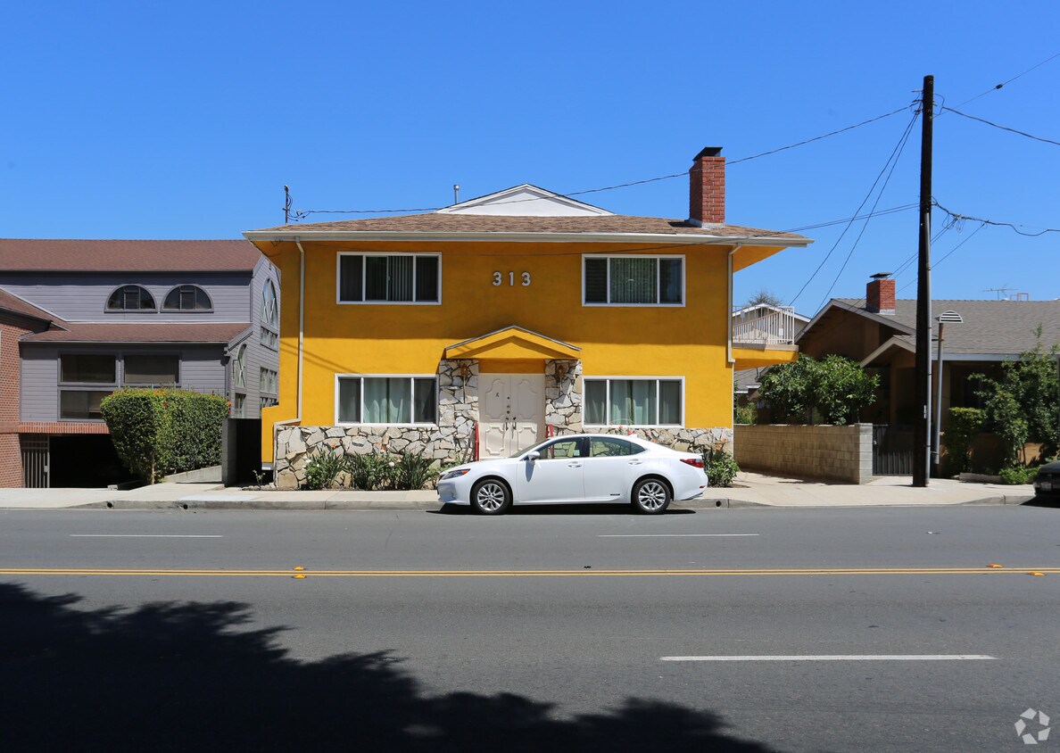 Building Photo - 313 E Glenoaks Blvd