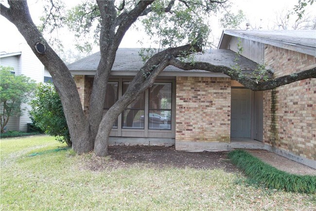 Building Photo - 8118 Forest Mesa Dr