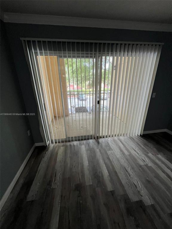 Foto del edificio - 2427 Centergate Dr
