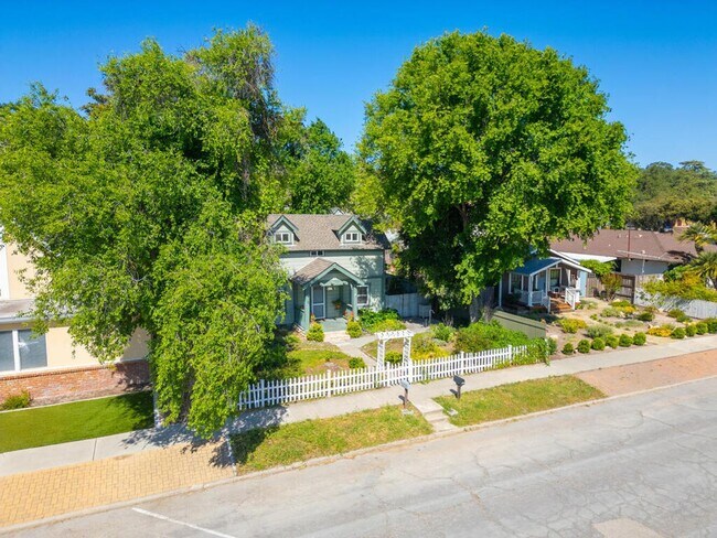 Foto del edificio - Cute, classic 3/2 home- westside Paso Robles